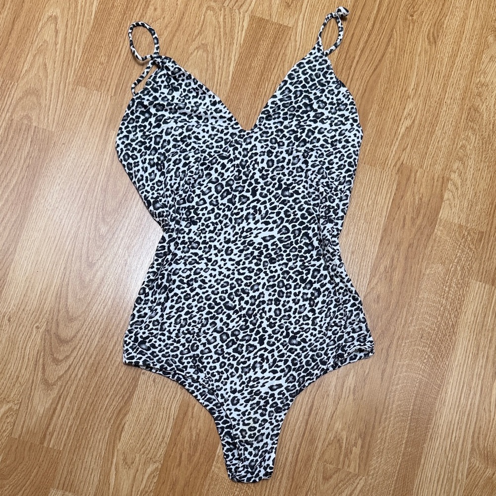 ✨MAI Underwear✨Leopard Print One-Piece Swimsuit/ Bodysuit medium